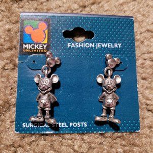 NWT Vintage Disney's Mickey Mouse dangle earrings